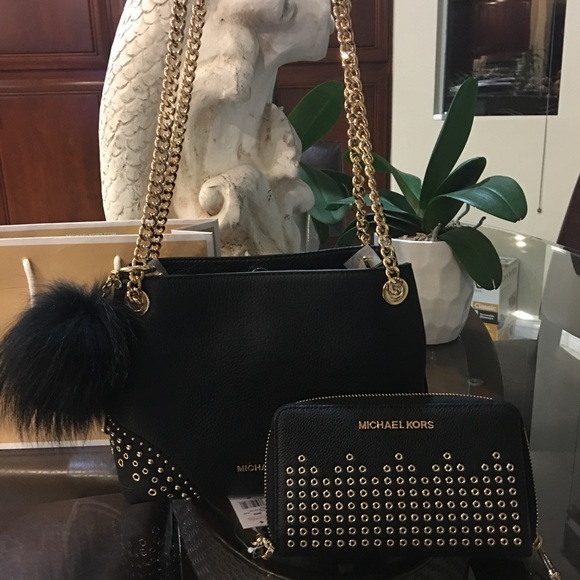 Michael Kors Jet Set Black Med Chain Messenger Bag